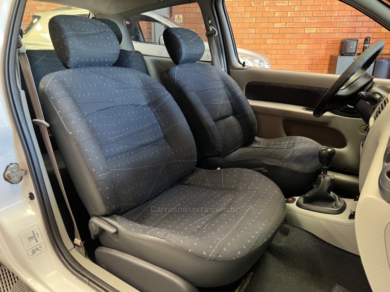 CLIO 1.0 EXPRESSION 16V GASOLINA 2P MANUAL - 2004 - BENTO GONçALVES