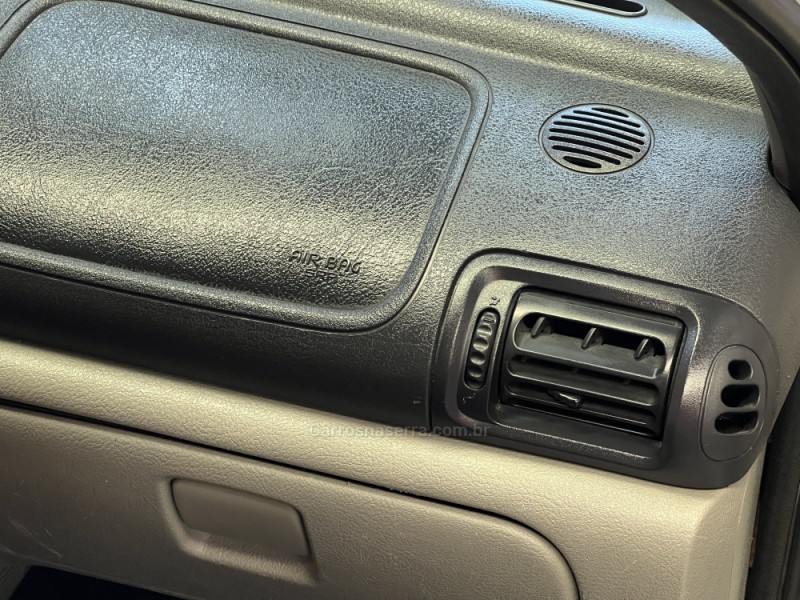 CLIO 1.0 EXPRESSION 16V GASOLINA 2P MANUAL - 2004 - BENTO GONçALVES