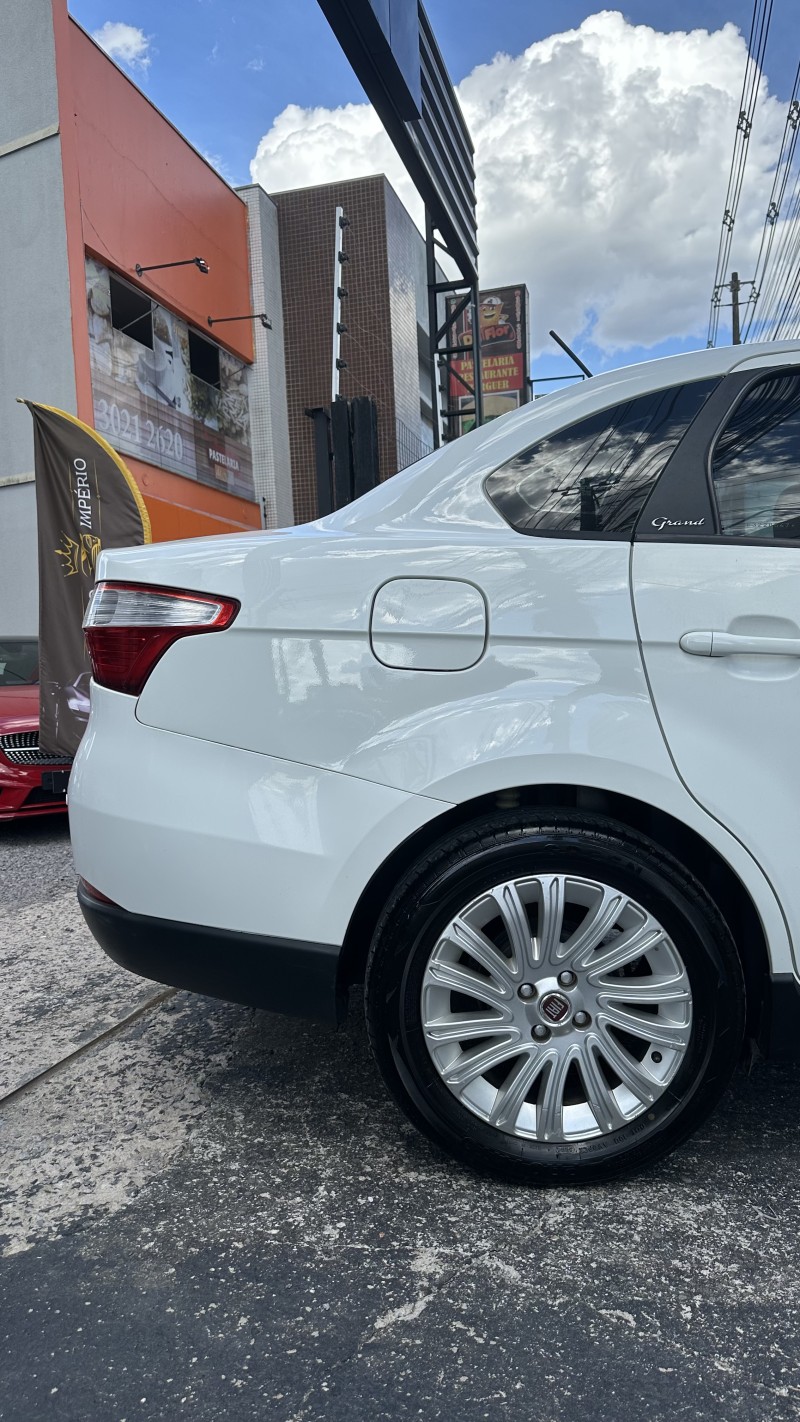 SIENA 1.6 MPI ESSENCE 16V FLEX 4P MANUAL - 2015 - CAXIAS DO SUL