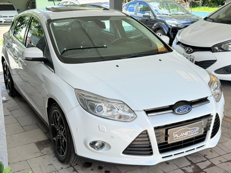 FOCUS 2.0 TITANIUM PLUS HATCH 16V FLEX 4P AUTO - 2015 - FARROUPILHA