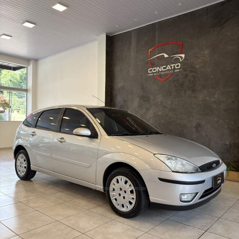 FOCUS 1.6 GL 8V FLEX 4P MANUAL - 2006 - FARROUPILHA