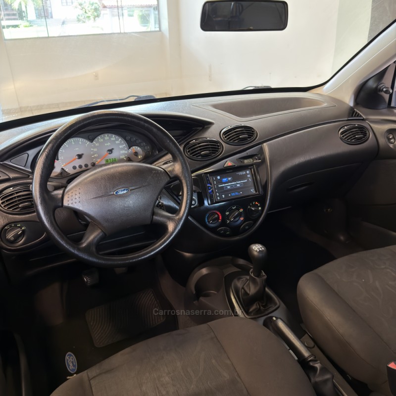 FOCUS 1.6 GL 8V FLEX 4P MANUAL - 2006 - FARROUPILHA
