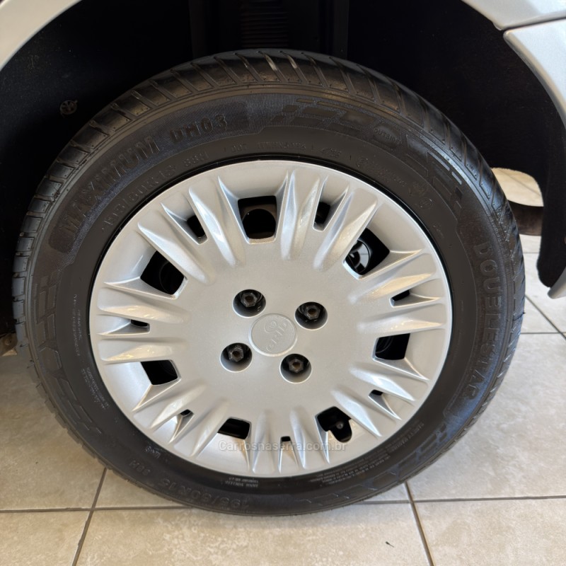 FOCUS 1.6 GL 8V FLEX 4P MANUAL - 2006 - FARROUPILHA