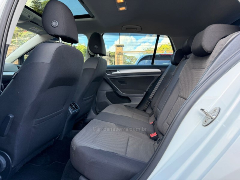 GOLF 1.0 TSI COMFORTLINE 12V TOTAL FLEX 4P MANUAL - 2017 - CANELA