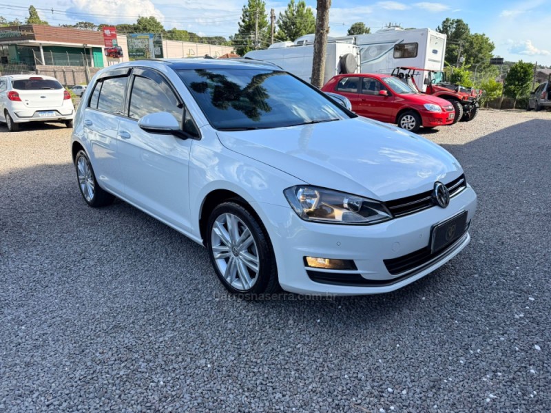 GOLF 1.0 TSI COMFORTLINE 12V TOTAL FLEX 4P MANUAL - 2017 - CANELA