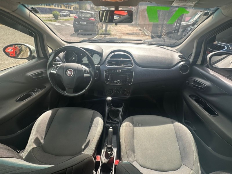 PUNTO 1.4 ATTRACTIVE 8V FLEX 4P MANUAL - 2017 - PAROBé