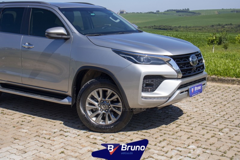 HILUX SW4 2.8 SRX 4X4 7 LUGARES 16V TURBO INTERCOOLER DIESEL 4P AUTOMÁTICO - 2022 - PALMEIRA DAS MISSõES