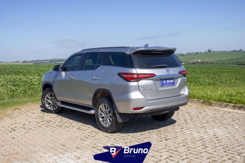 HILUX SW4 2.8 SRX 4X4 7 LUGARES 16V TURBO INTERCOOLER DIESEL 4P AUTOMÁTICO - 2022 - PALMEIRA DAS MISSõES