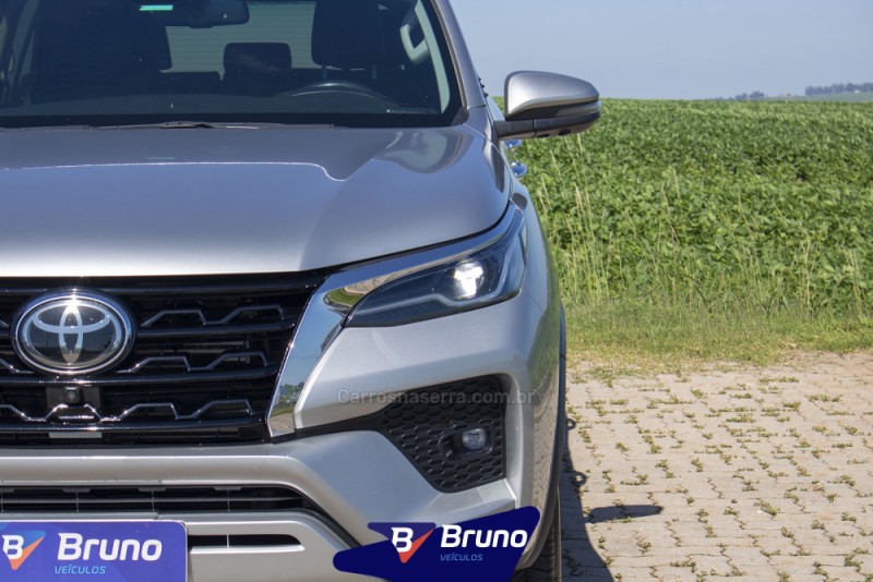 HILUX SW4 2.8 SRX 4X4 7 LUGARES 16V TURBO INTERCOOLER DIESEL 4P AUTOMÁTICO - 2022 - PALMEIRA DAS MISSõES