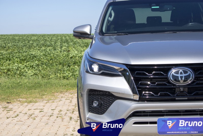 HILUX SW4 2.8 SRX 4X4 7 LUGARES 16V TURBO INTERCOOLER DIESEL 4P AUTOMÁTICO - 2022 - PALMEIRA DAS MISSõES