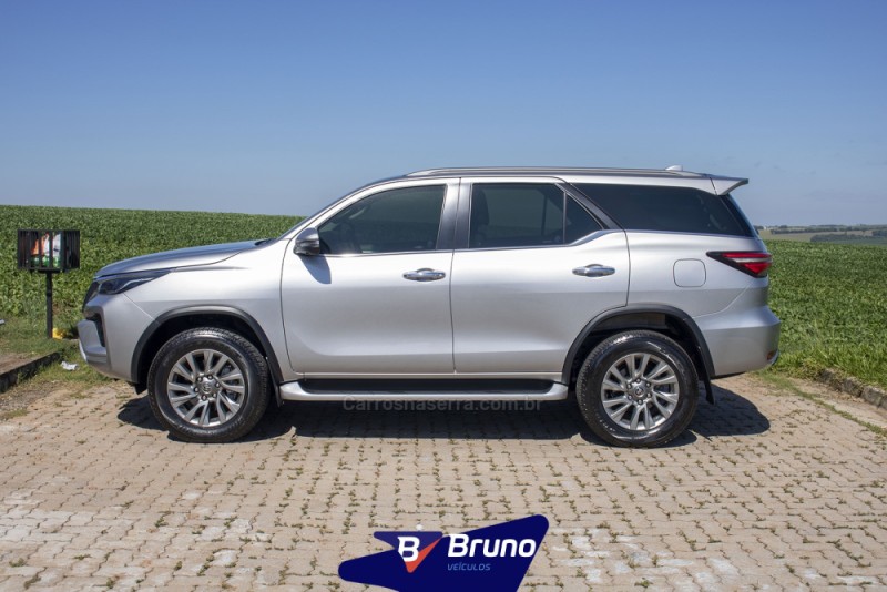 HILUX SW4 2.8 SRX 4X4 7 LUGARES 16V TURBO INTERCOOLER DIESEL 4P AUTOMÁTICO - 2022 - PALMEIRA DAS MISSõES