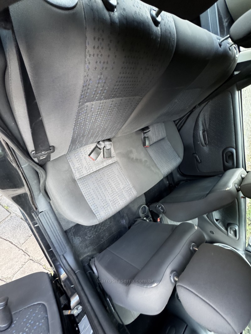 CORSA 1.4 MPFI MAXX 8V FLEX 4P MANUAL - 2011 - CAXIAS DO SUL