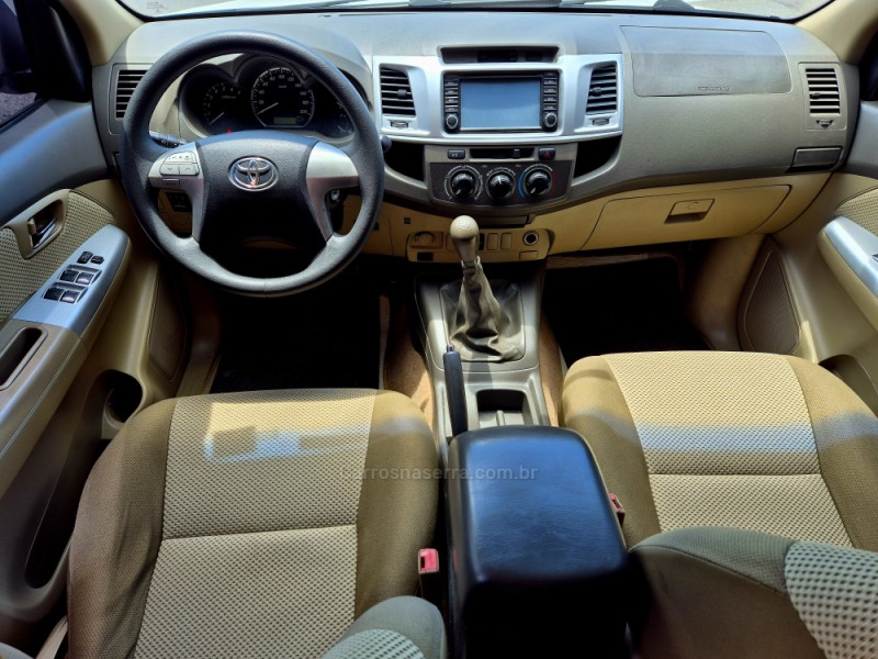 HILUX 2.7 SR 4X2 CD 16V GASOLINA 4P MANUAL - 2013 - FARROUPILHA