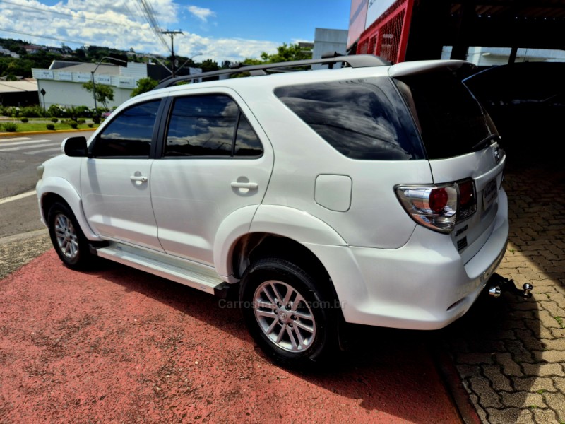 HILUX 2.7 SR 4X2 CD 16V GASOLINA 4P MANUAL - 2013 - FARROUPILHA
