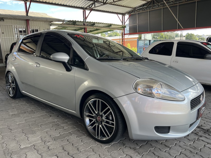 PUNTO 1.4 ATTRACTIVE 8V FLEX 4P MANUAL - 2011 - CAXIAS DO SUL