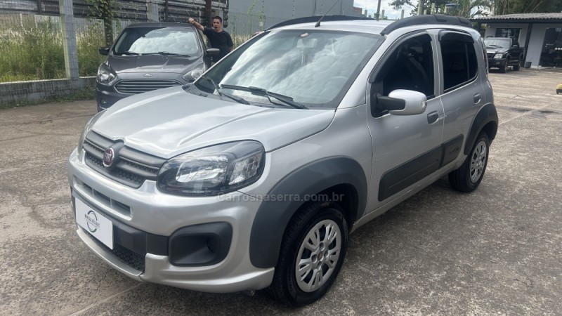 UNO 1.3 FIREFLY FLEX WAY 4P MANUAL - 2019 - GRAVATAí