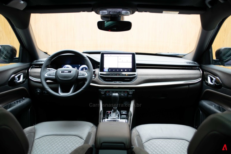 COMMANDER 2.0 OVERLAND TD380 4X4 TURBO DIESEL 4P AUTOMÁTICO - 2024 - GARIBALDI