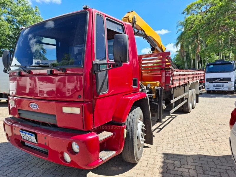 cargo 2428 e t 3 eixos 2006 portao