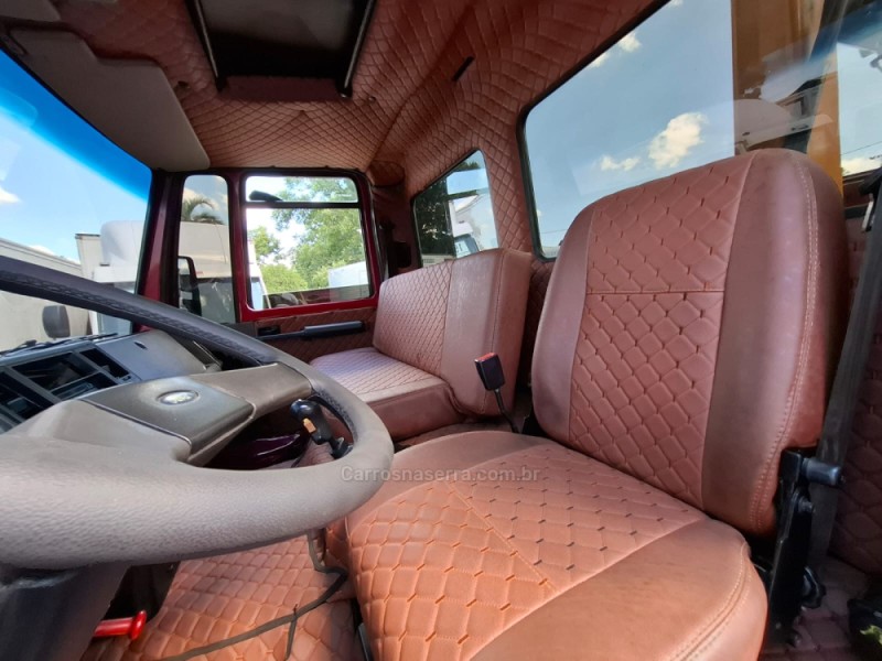 CARGO 2428 E T 3 EIXOS - 2006 - PORTãO