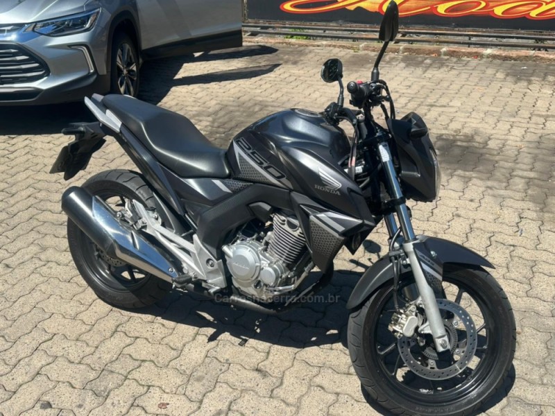 cb 250f twister abs 2022 canela