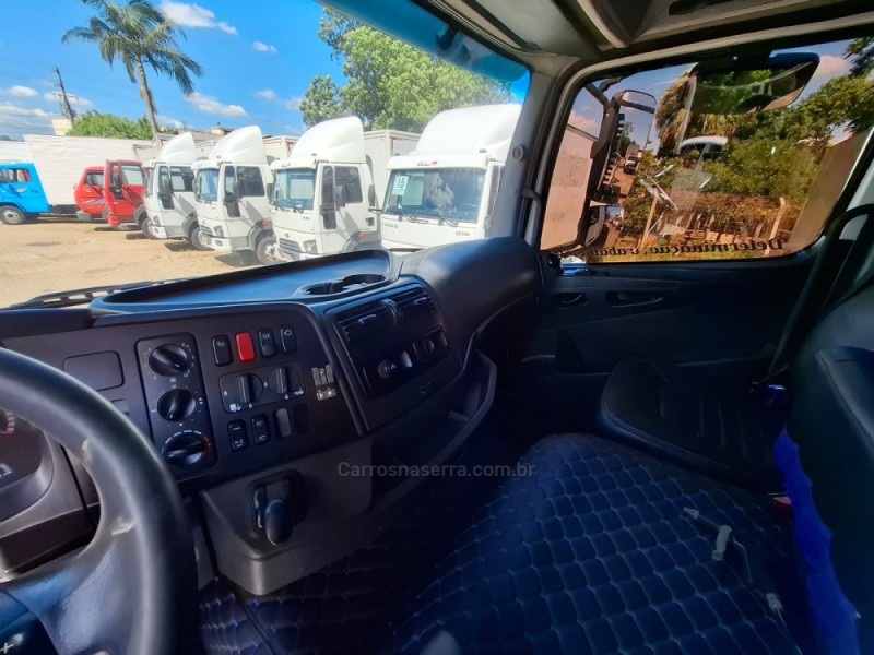 ATEGO 3030 8X2 - 2017 - PORTãO