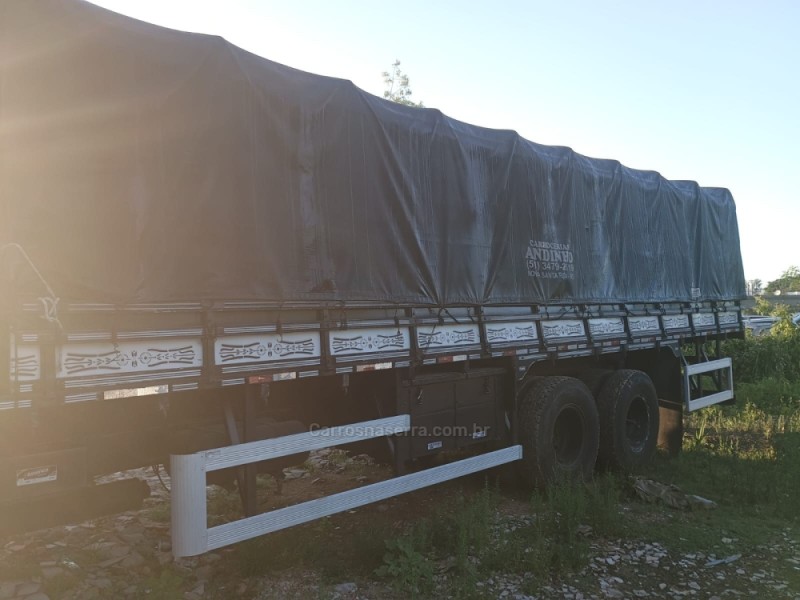 1113  - 1982 - PORTãO