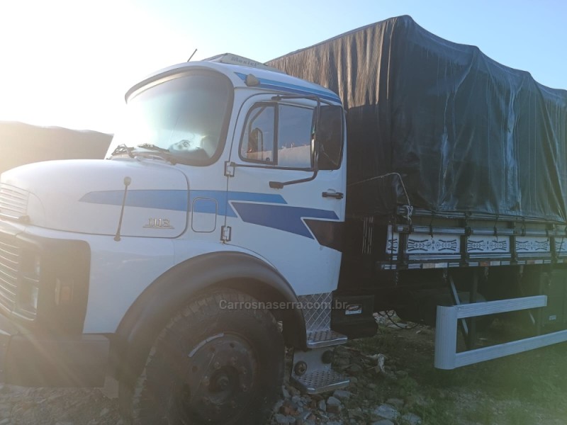 1113  - 1982 - PORTãO