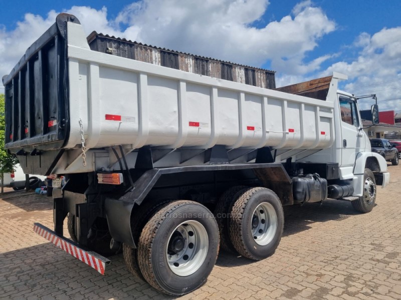 L-1620 3 EIXOS - 2006 - PORTãO