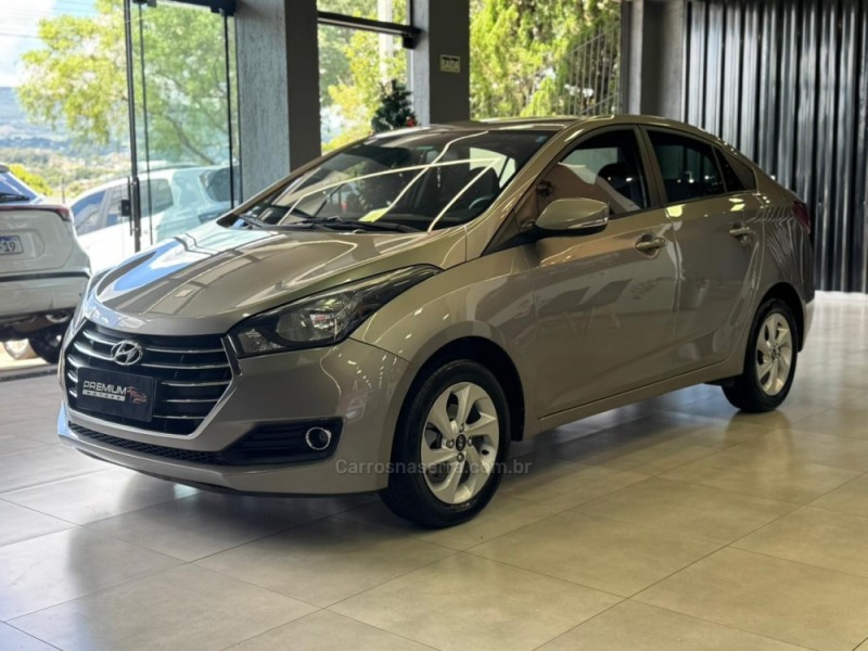 HB20S 1.0 COMFORT STYLE 12V TURBO FLEX 4P MANUAL - 2017 - DOIS IRMãOS