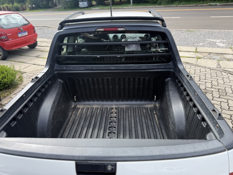 SAVEIRO 1.6 MI HIGHLINE CD 8V FLEX 2P MANUAL - 2015 - NOVA PETRóPOLIS