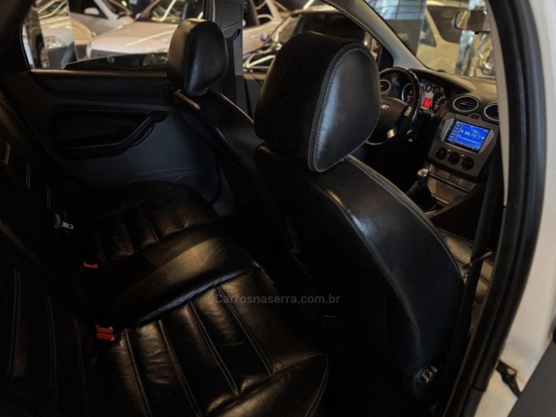 FOCUS 1.6 SE 16V FLEX 4P MANUAL - 2013 - NOVO HAMBURGO