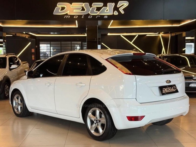 FOCUS 1.6 SE 16V FLEX 4P MANUAL - 2013 - NOVO HAMBURGO