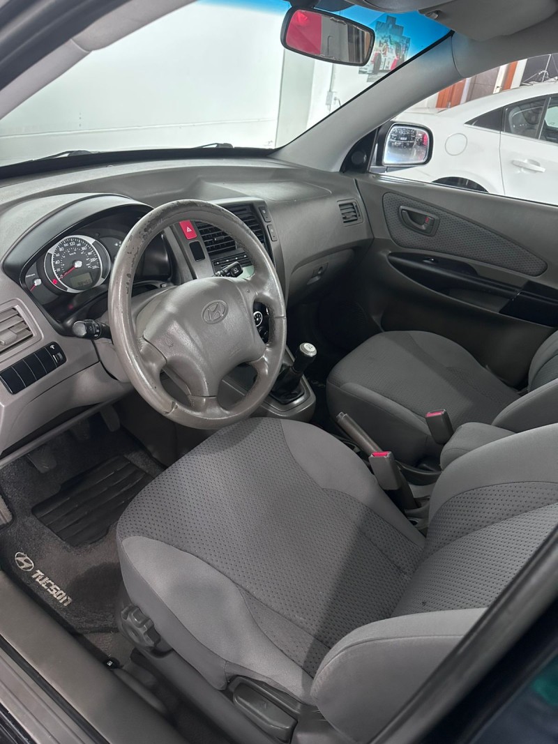 TUCSON 2.0 GL 2WD 16V GASOLINA 4P MANUAL - 2010 - FARROUPILHA