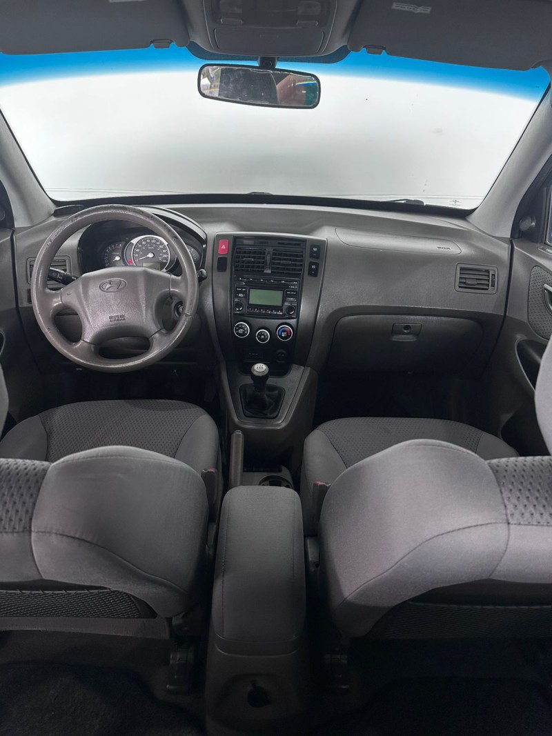 TUCSON 2.0 GL 2WD 16V GASOLINA 4P MANUAL - 2010 - FARROUPILHA