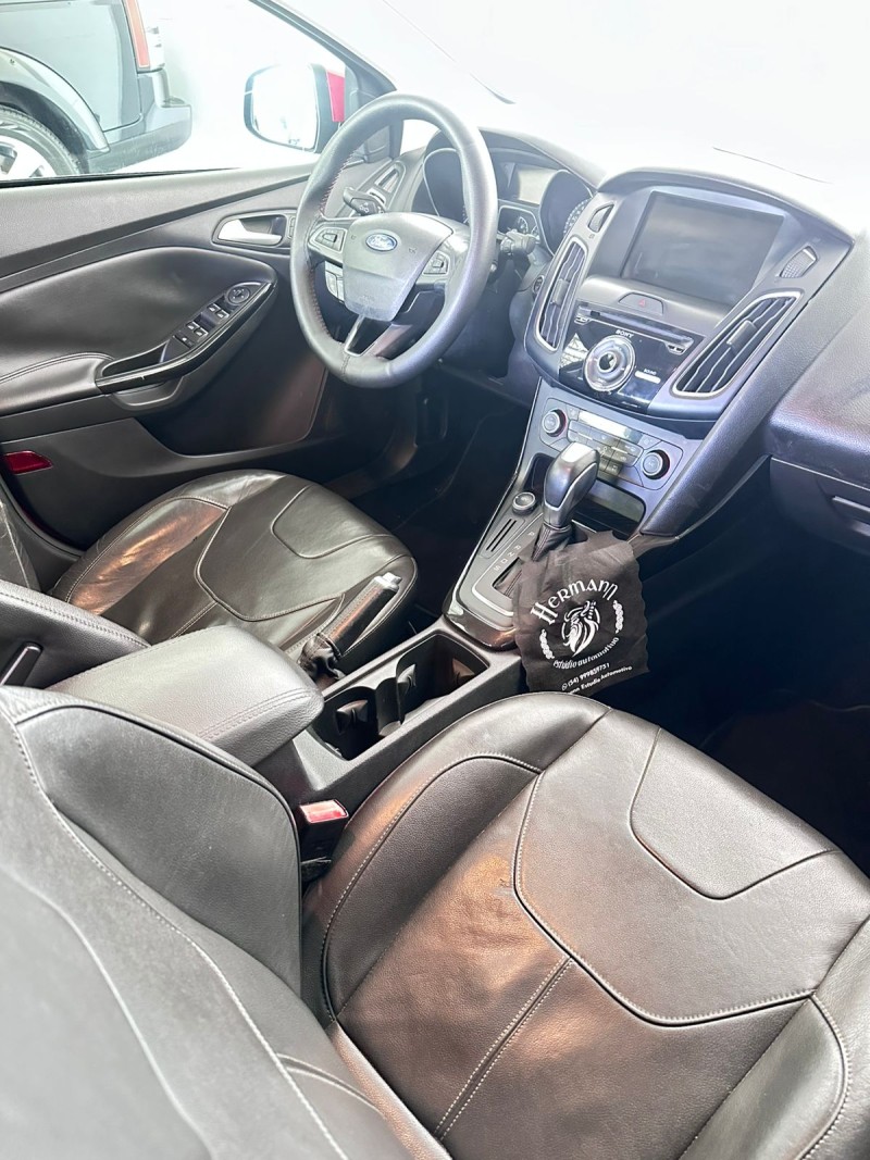 FOCUS 2.0 TITANIUM PLUS 16V FLEX 4P AUTOMÁTICO - 2016 - FARROUPILHA