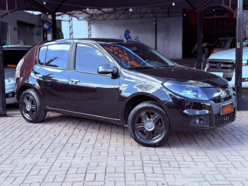 SANDERO 1.0 EXPRESSION 16V FLEX 4P MANUAL - 2014 - LAGOA VERMELHA