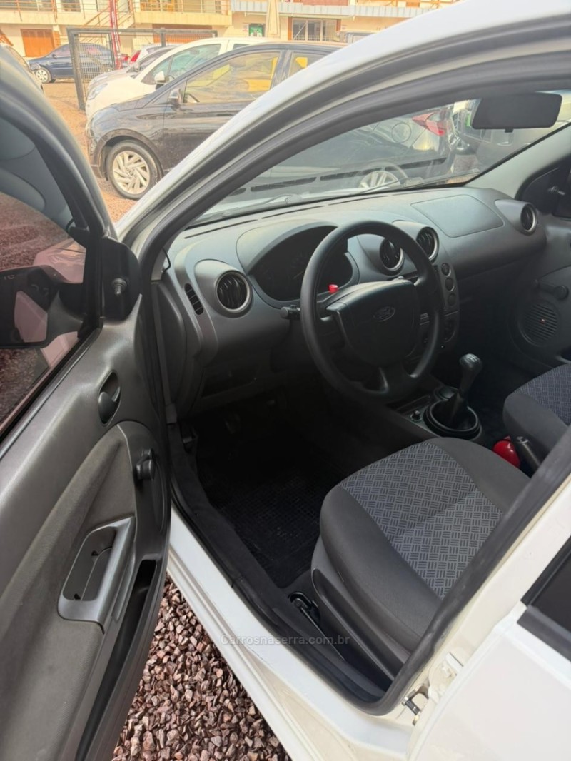 FIESTA 1.6 MPI SEDAN 8V FLEX 4P MANUAL - 2005 - LAJEADO