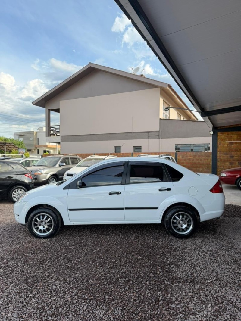 FIESTA 1.6 MPI SEDAN 8V FLEX 4P MANUAL - 2005 - LAJEADO