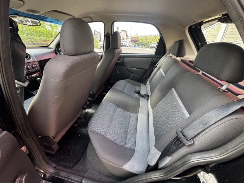 CELTA 1.0 MPFI LT 8V FLEX 4P MANUAL - 2012 - FELIZ