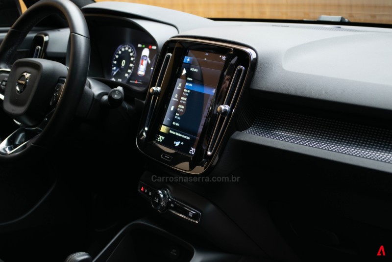 XC 40 1.5 T5 HÍBRIDO R-DESIGN FWD - 2022 - GARIBALDI