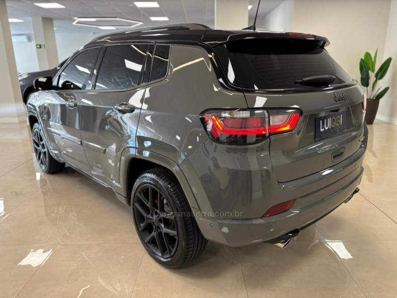 COMPASS 2.0 BLACKHAWK 4 TURBO GASOLINA 4P AUTOMÁTICO - 2025 - CARLOS BARBOSA