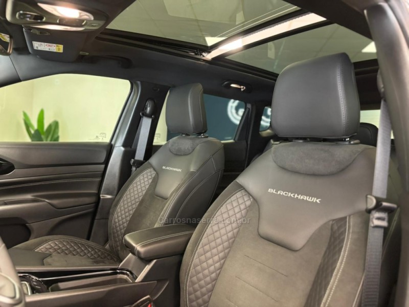 COMPASS 2.0 BLACKHAWK 4 TURBO GASOLINA 4P AUTOMÁTICO - 2025 - CARLOS BARBOSA