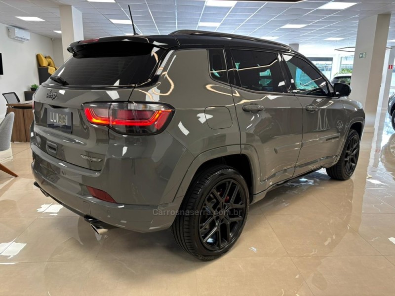 COMPASS 2.0 BLACKHAWK 4 TURBO GASOLINA 4P AUTOMÁTICO - 2025 - CARLOS BARBOSA