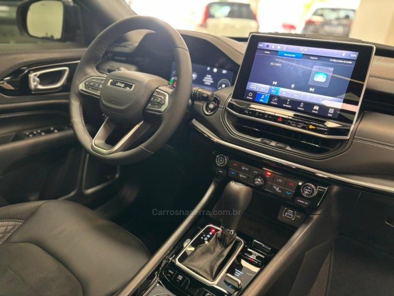 COMPASS 2.0 BLACKHAWK 4 TURBO GASOLINA 4P AUTOMÁTICO - 2025 - CARLOS BARBOSA