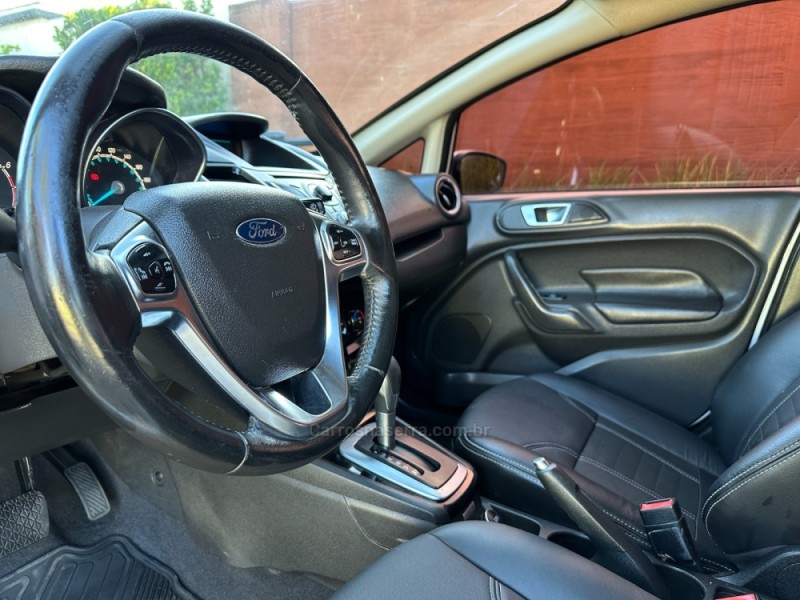FIESTA 1.6 TITANIUM SEDAN 16V FLEX 4P AUTOMÁTICO - 2015 - SãO LEOPOLDO