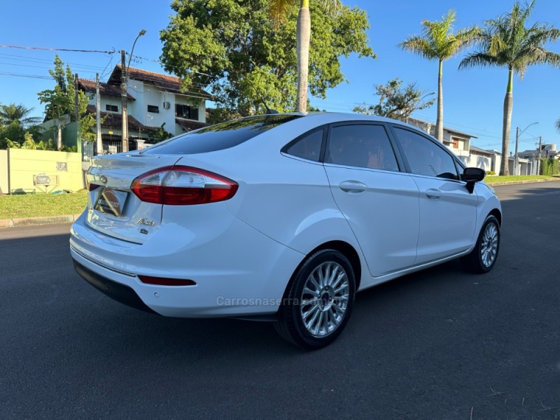 FIESTA 1.6 TITANIUM SEDAN 16V FLEX 4P AUTOMÁTICO - 2015 - SãO LEOPOLDO