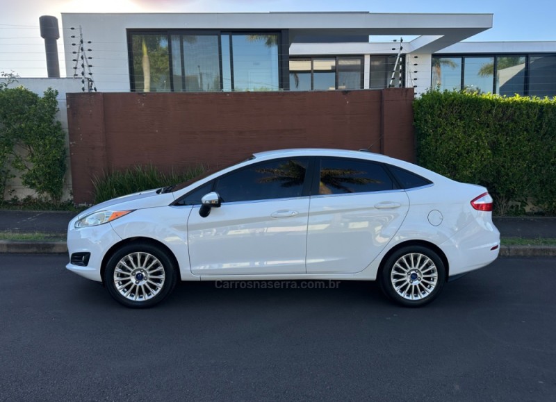 FIESTA 1.6 TITANIUM SEDAN 16V FLEX 4P AUTOMÁTICO - 2015 - SãO LEOPOLDO