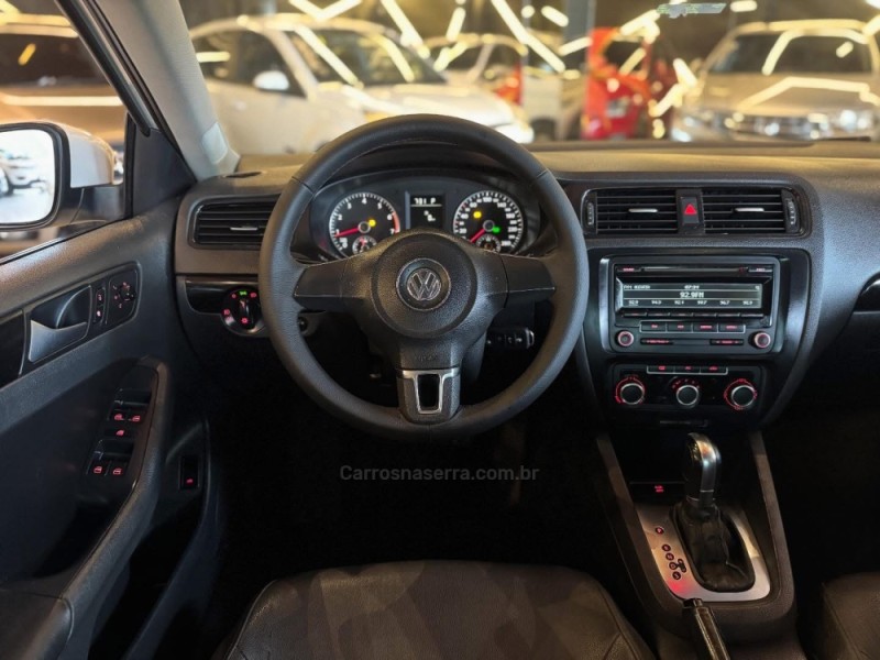 JETTA 2.0 COMFORTLINE FLEX 4P TIPTRONIC - 2012 - NOVO HAMBURGO