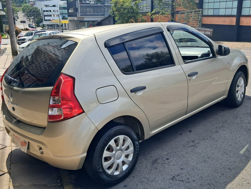 SANDERO 1.0 AUTHENTIQUE 16V FLEX 4P MANUAL - 2012 - FLORES DA CUNHA