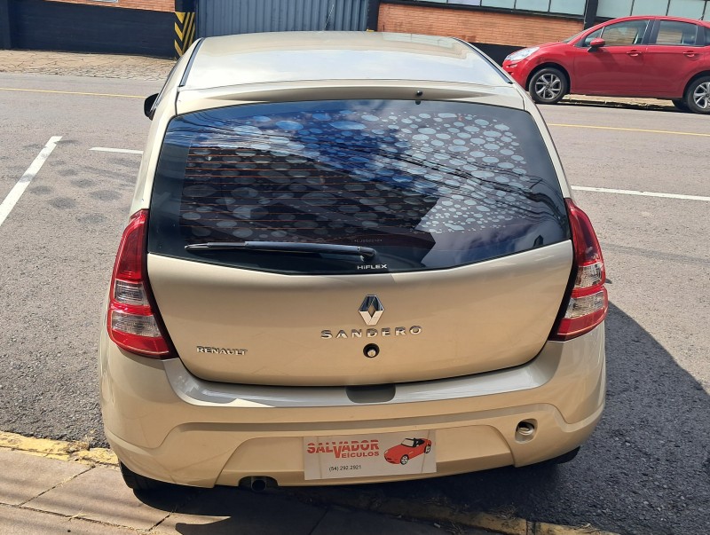 SANDERO 1.0 AUTHENTIQUE 16V FLEX 4P MANUAL - 2012 - FLORES DA CUNHA